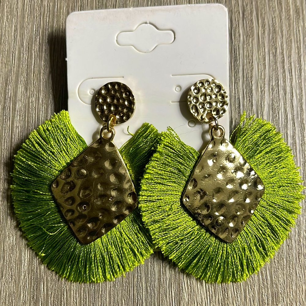 🌸$7.50 Fashion Earrings